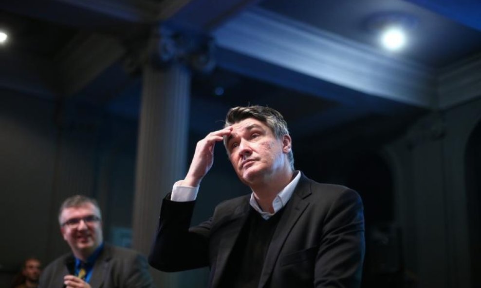 Zoran Milanović na javnoj debati s građanima u organizaciji SDP-a (7)