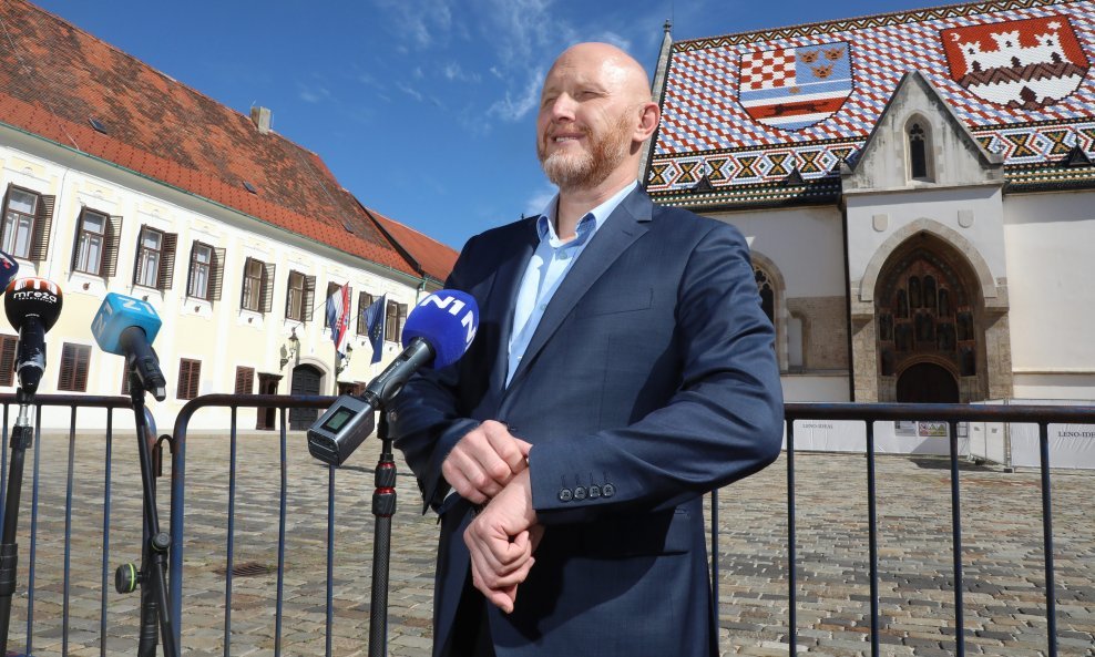 Renato Petek na Markov trgu na konferenciji za medije