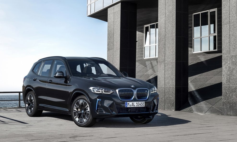 Osvježeni BMW iX3 će imati svoju europsku premijeru na IAA Mobility 2021 u Münchenu ujesen