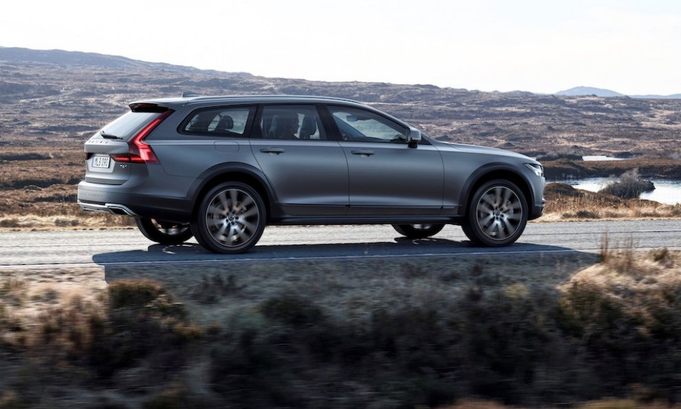 Volvo V90 Cross Country