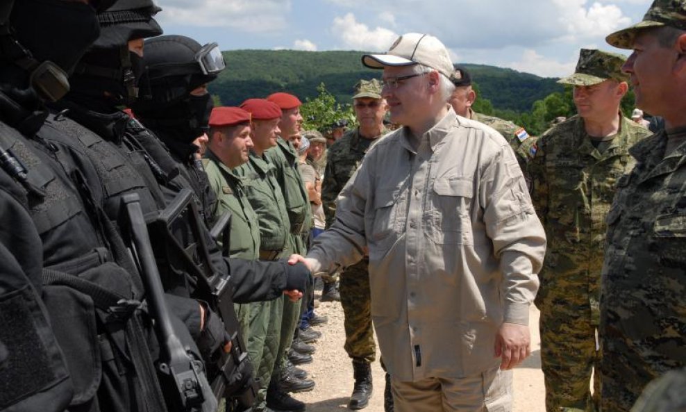 Josipović uniforma