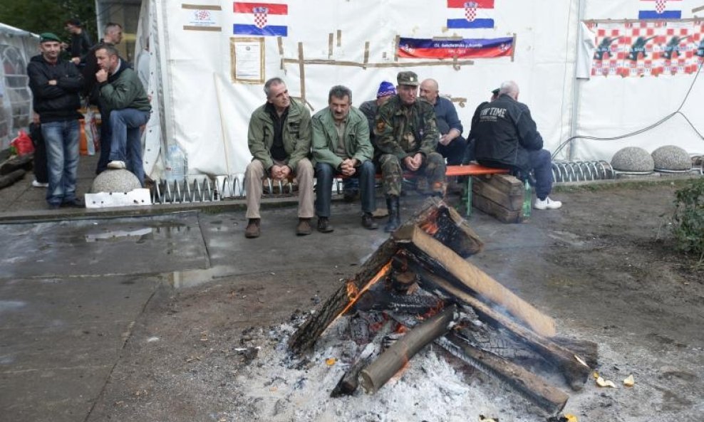 18. dan branitelji mirnim prosvjedom traže smjenu ministra Predraga Freda Matića (5)