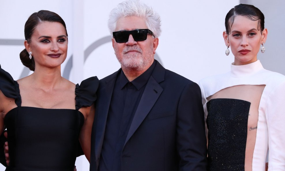 Penelope Cruz, Pedro Almodovar i Milena Smit