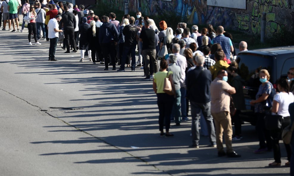 Gužve za cijepljenje u Sarajevu