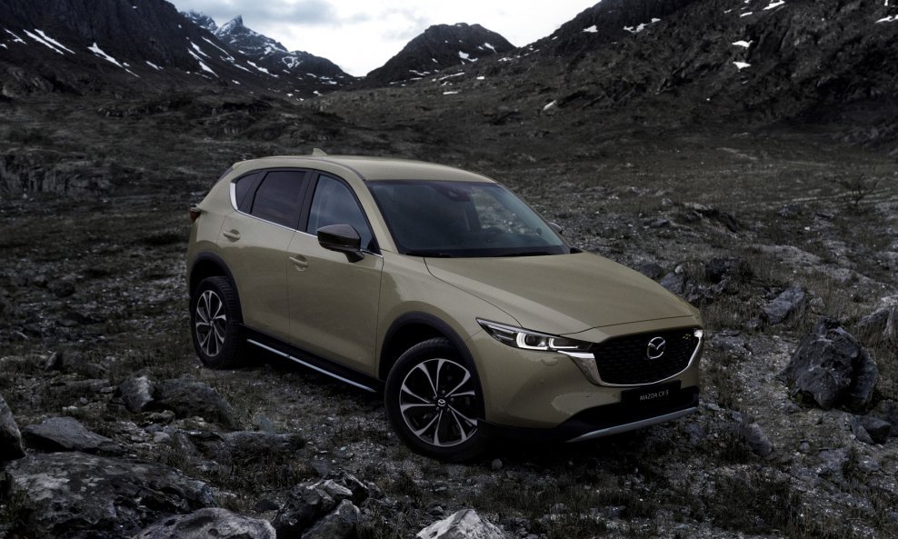 Mazda CX-5 Newground, Zircon Sand - nova razina opreme i nova boja za 2022.