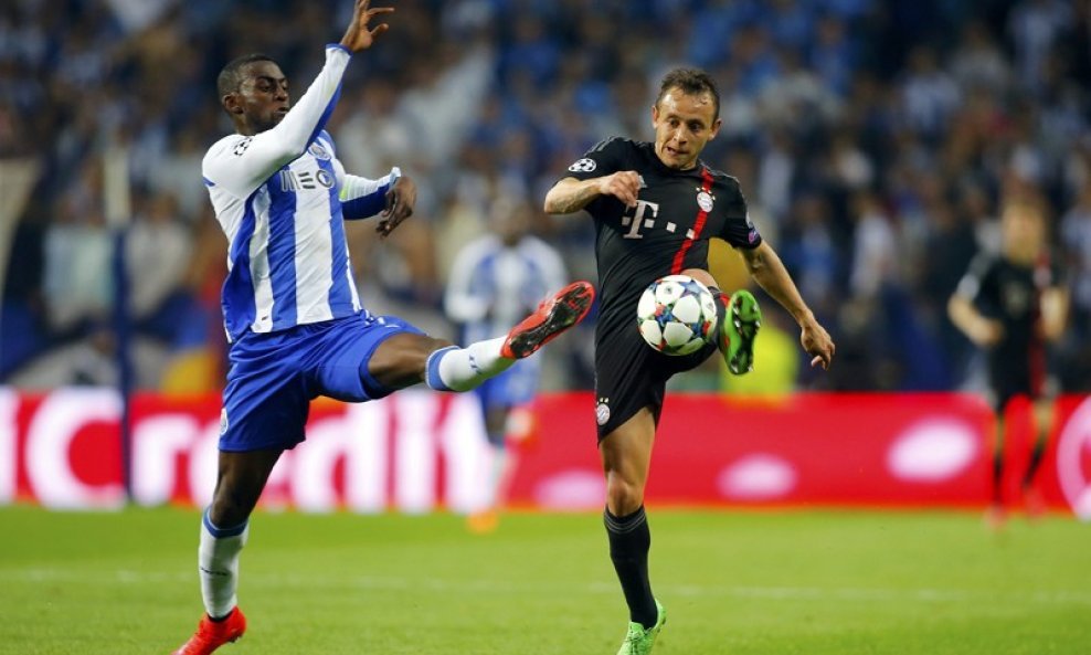 Porto - Bayern Munich, Rafinha (D) i Jackson Martinez