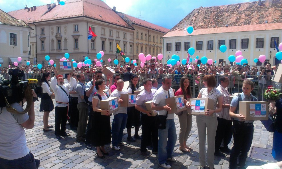 Marš 'U ime obitelji'   (1)