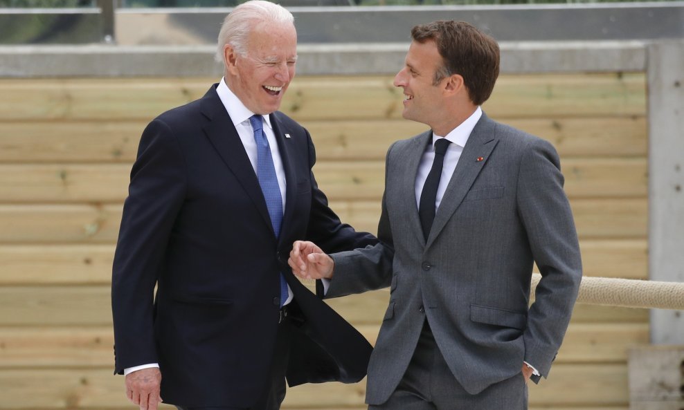 Joe Biden i Emanuel Macron