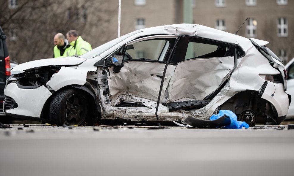 Električna vozila skuplja za popravak nakon nesreća, ali nema povećanog rizika od požara