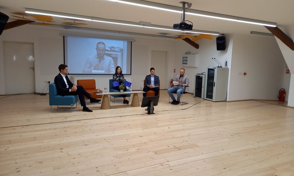 Rasprava u Osijeku na temu 'Mladi i budućnost IT industrije'