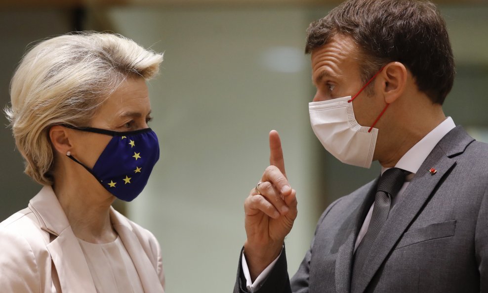 Ursula von der Leyen i Emmanuel Macron