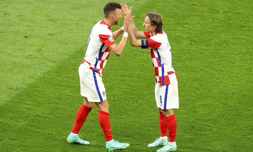 Ivan Perišić (lijevo) i Luka Modrić