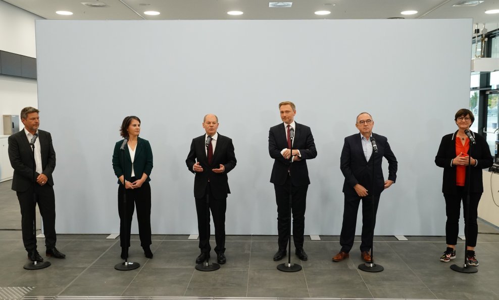 Robert Habeck, Annalena Baerbock, Olaf Scholz, Christian Lindner, Norbert Walter-Borjans i Saskia Esken