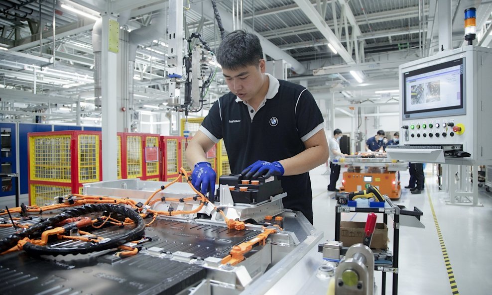 Proizvodnja pete generacije visokonaponskih baterija u tvornici Tiexi u BMW Brilliance Automotive, Kina