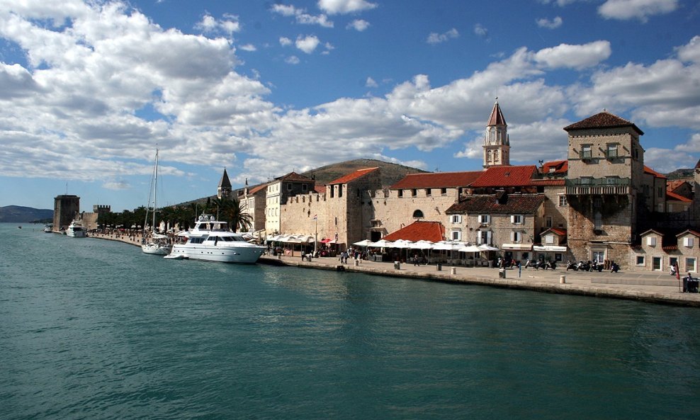 Trogir - pogled s morske strane