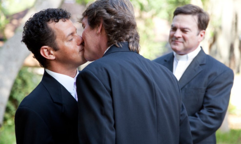 Dvojica muškaraca u Berlinu prvi su homoseksualni par koji je usvojio dječaka u Njemačkoj