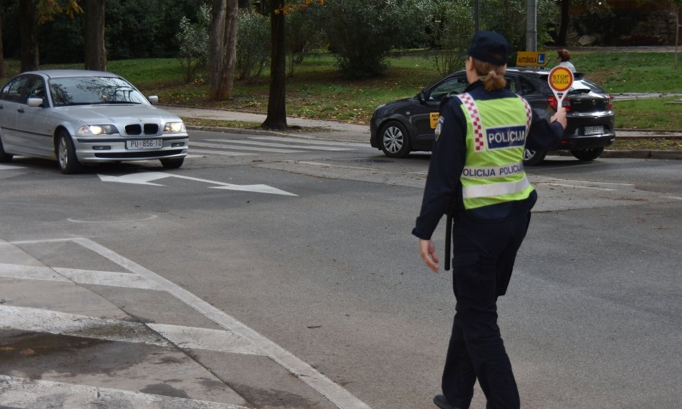 Od 1. studenog morate imati upaljena dnevna svjetla na svom vozilu  inače riskirate plaćanje kazni