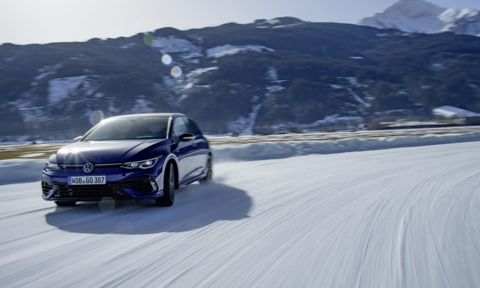 VW Golf R Winter Challenge