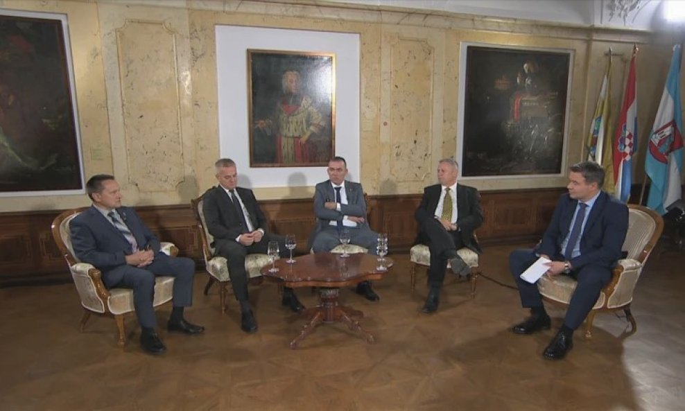 Branko Borković, Zvonko Milas, Stipo Mlinarić i Davorko Vidović te urednik i voditelj emisije Otvoreno Mislav Togonal