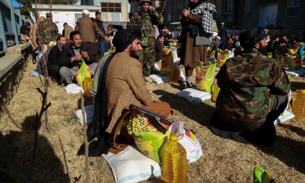 Kabul, podjela humanitarne pomoći