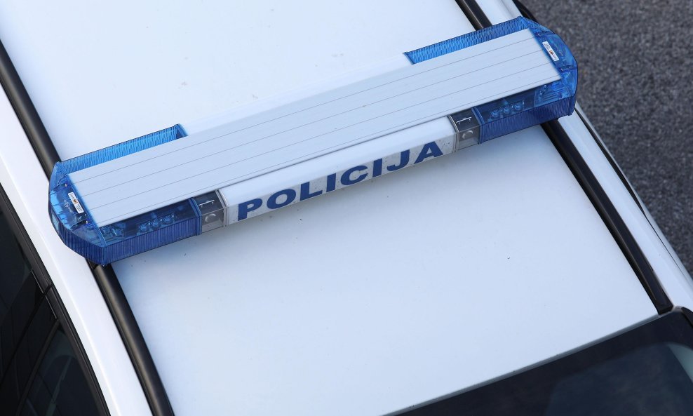 Policija