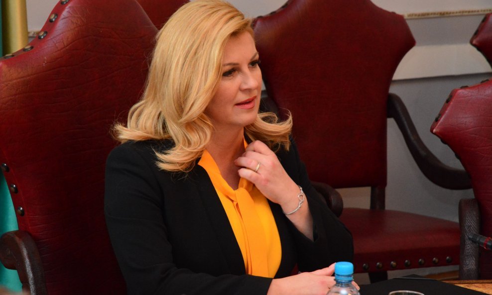 Predsjednica Kolinda Grabar Kitarović kaže da se jako zabrinula kad je čula da se povjerenstvo raspitivalo oko njenog studiranja