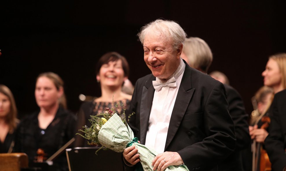 Pavle Dešpalj 2016. godine na svečanom koncertu Zagrebačke filharmonije za Vukovar 'Navik on živi ki zgine pošteno', u povodu obilježavanja 25 godina Grada heroja