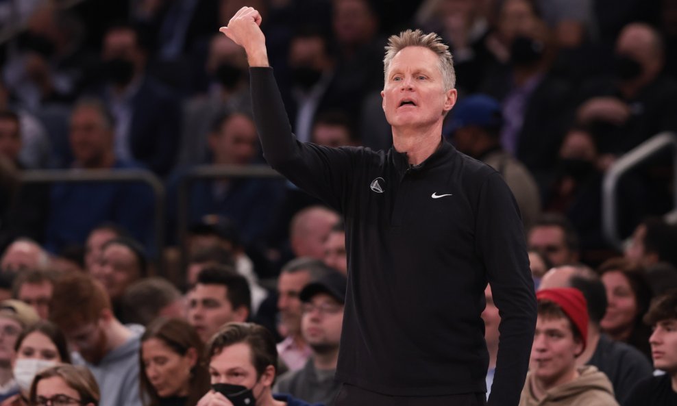 Trofejni Steve Kerr dobio je u ruke američku reprezentaciju