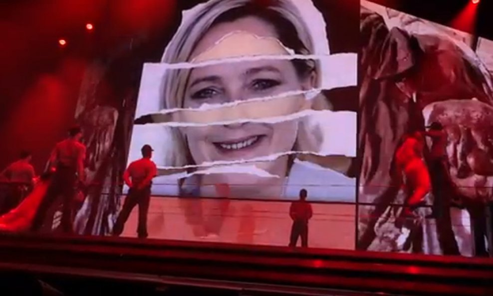 Marine Le Pen na Madonninom billboardu