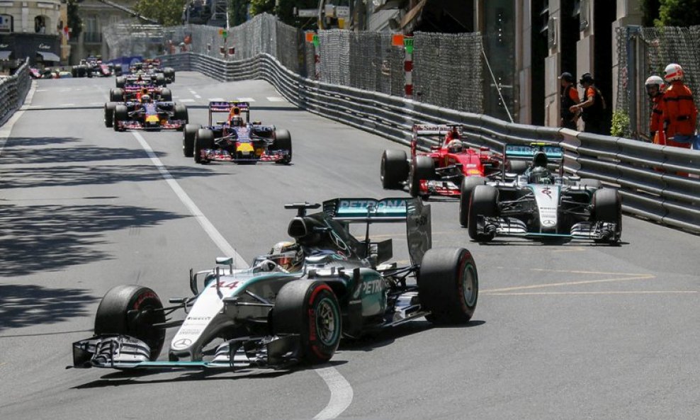 Hamilton ispred Rosberga i Vettela