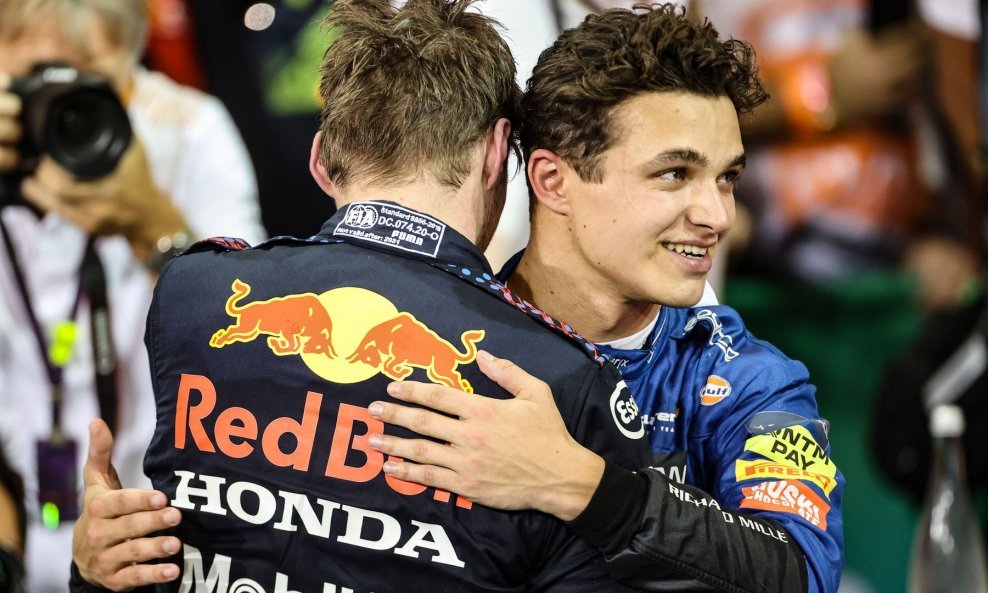 Zagrljaj prijatelja - Verstappen i Norris