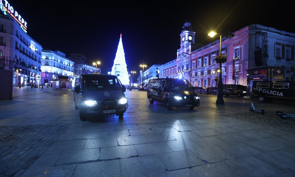 Madrid se priprema za doček Nove godine na Trgu Puerta del Sol