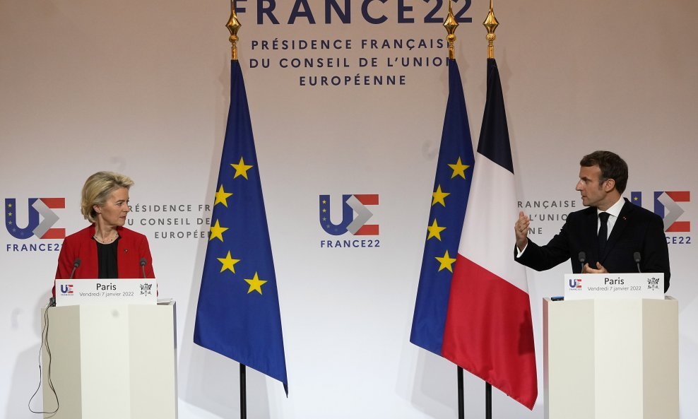 Ursula von der Leyen i Emmanuel Macron