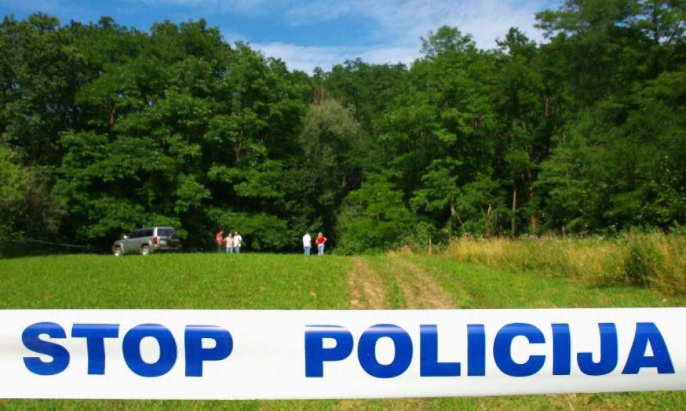 Masovna grobnica stop policija
