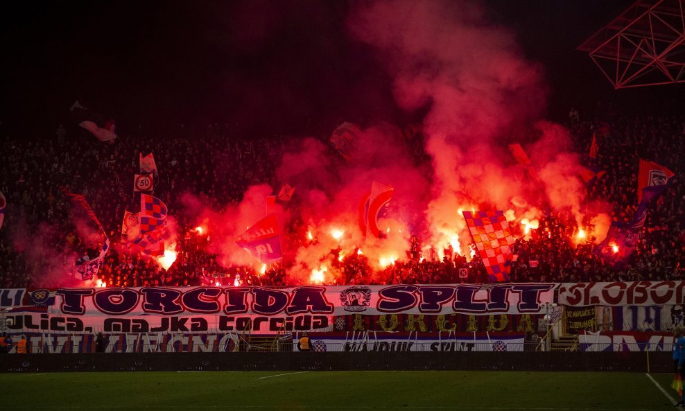 Torcida na Poljudu