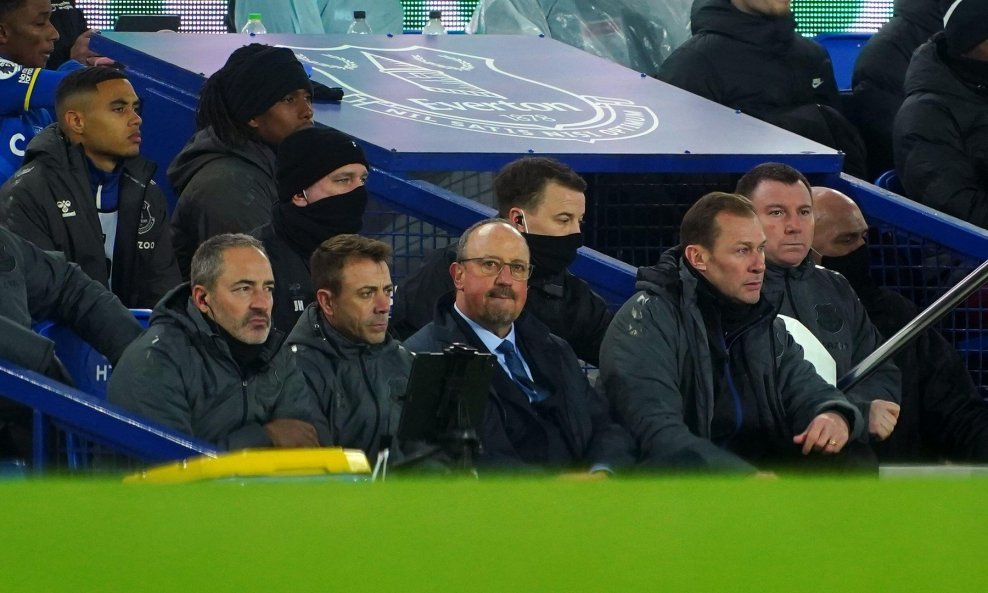 Duncan Ferguson, krajnje desno, pored bivšeg menadžera Rafaela Beniteza