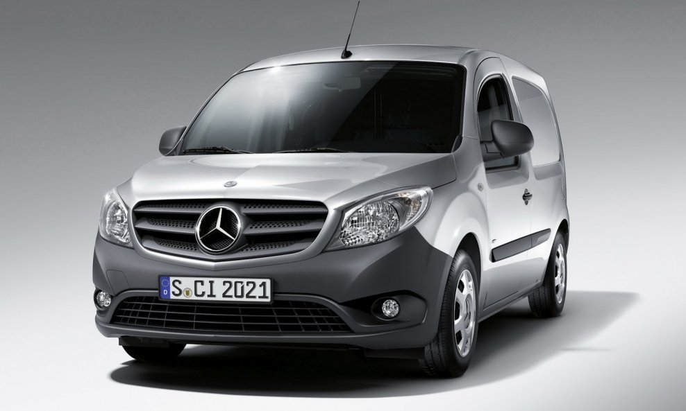 2013-Mercedes-Citan-4