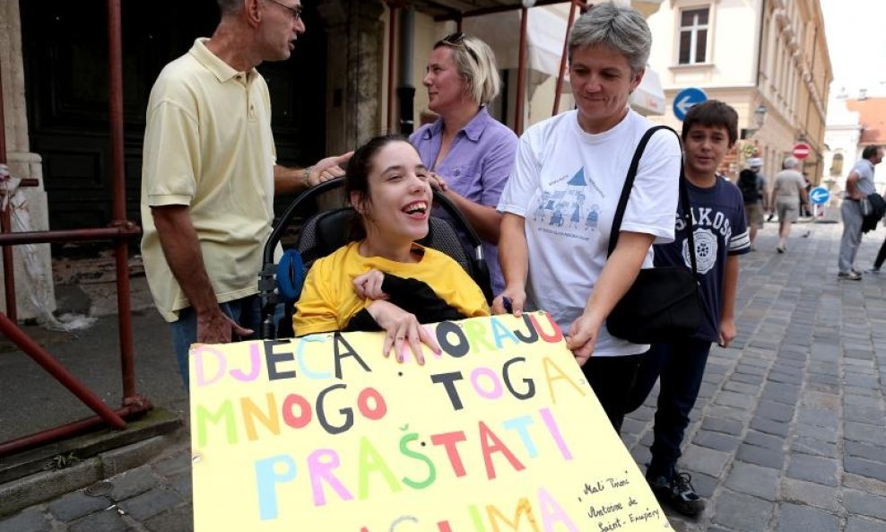 Prosvjed roditelja djece s teškoćama u razvoju (15)