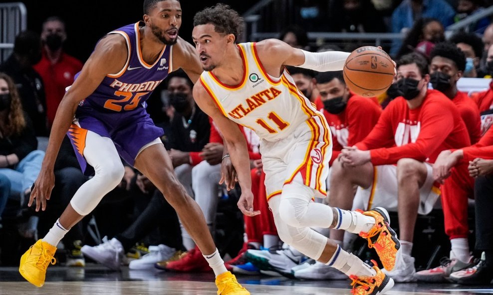 Trae Young i Mikal Bridges