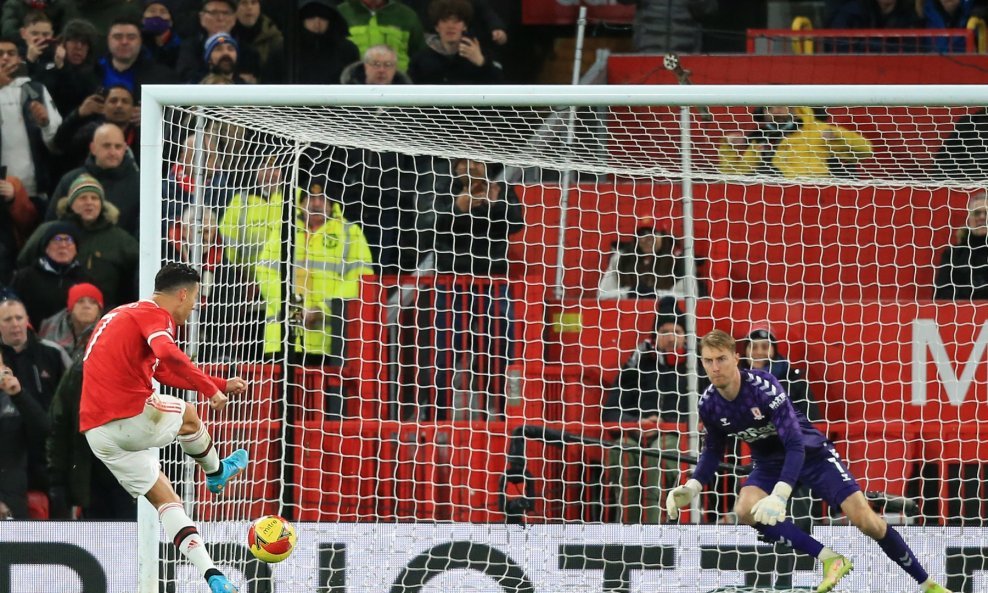 Critiano Ronaldo promašuje penal u 20. minuti igre