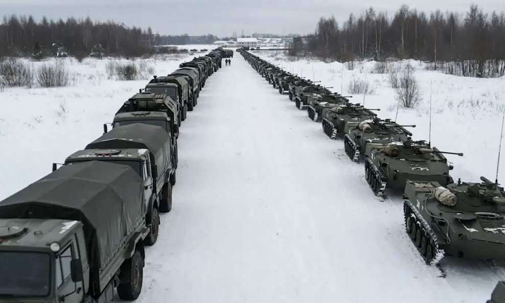 Nagomilane ruske trupe na granici