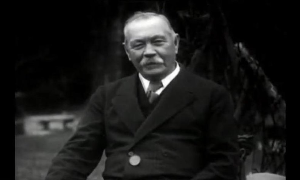 Arthur Conan Doyle