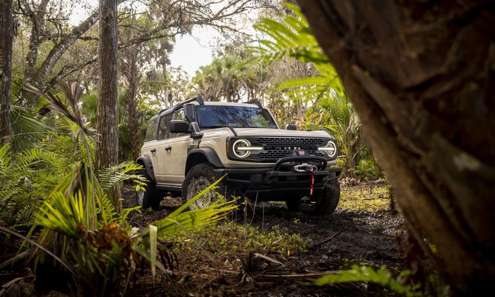 Ford Bronco Everglades (Desert Sand boja pijeska)