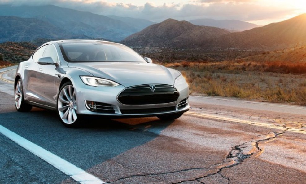 tesla-model-s-mountains-1