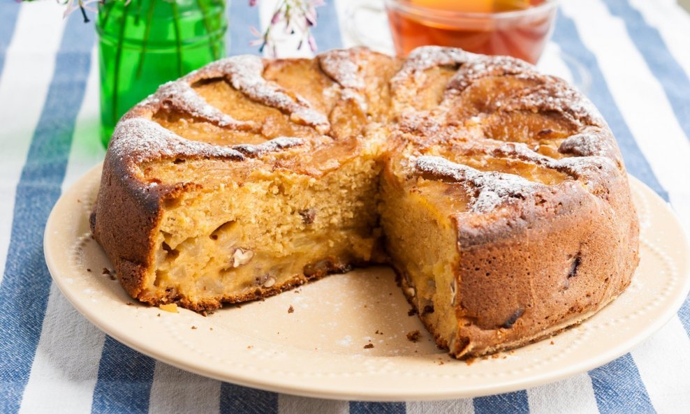 Kolači, pite i torte od jabuke jedan su od klasika kada je riječ o slasticama
