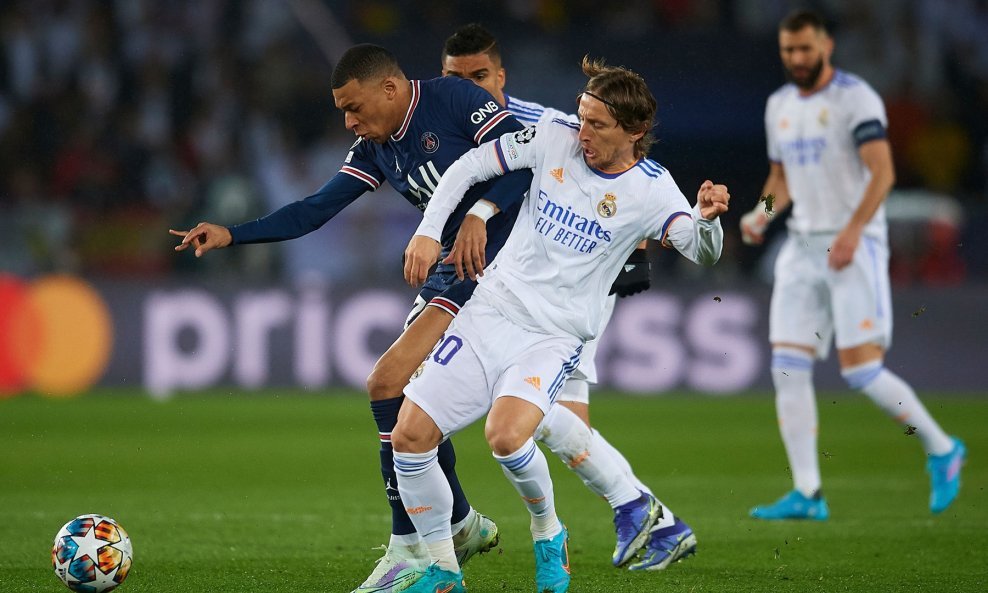 Luka Modrić i Kylian Mbappe