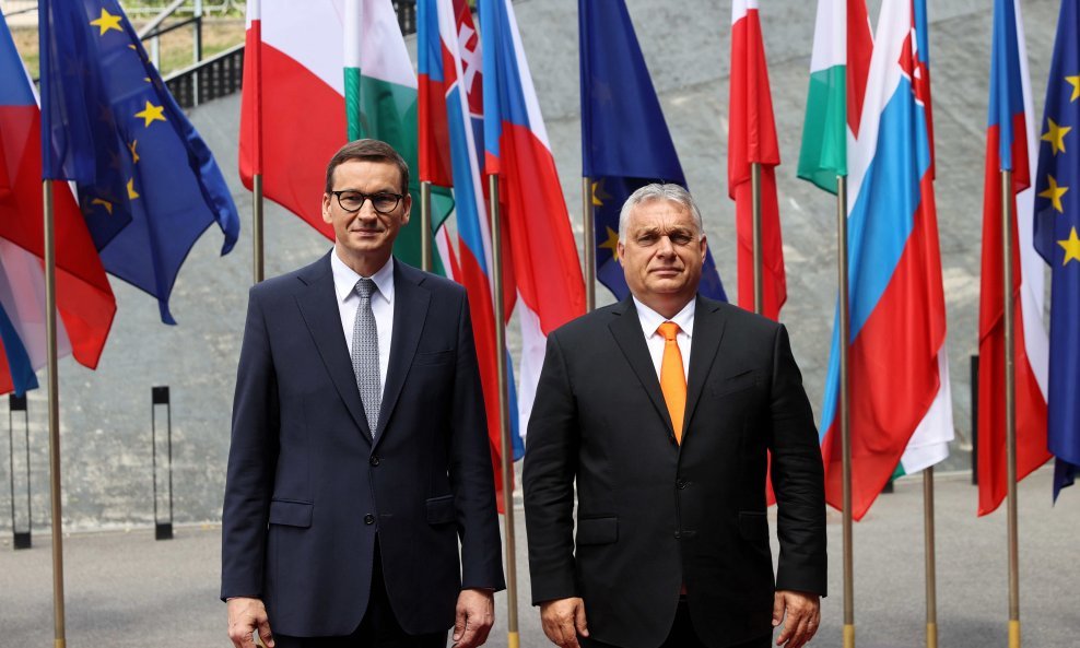 Poljski premijer Mateusz Morawiecki i njegov mađarski kolega Viktor Orban