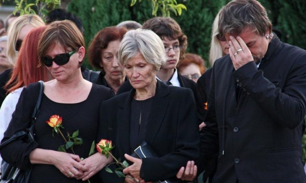 Pogreb Ljube Stipišića Delmate na groblju Lovrinac, Zlatan Stipišić Gibonni i obitelj