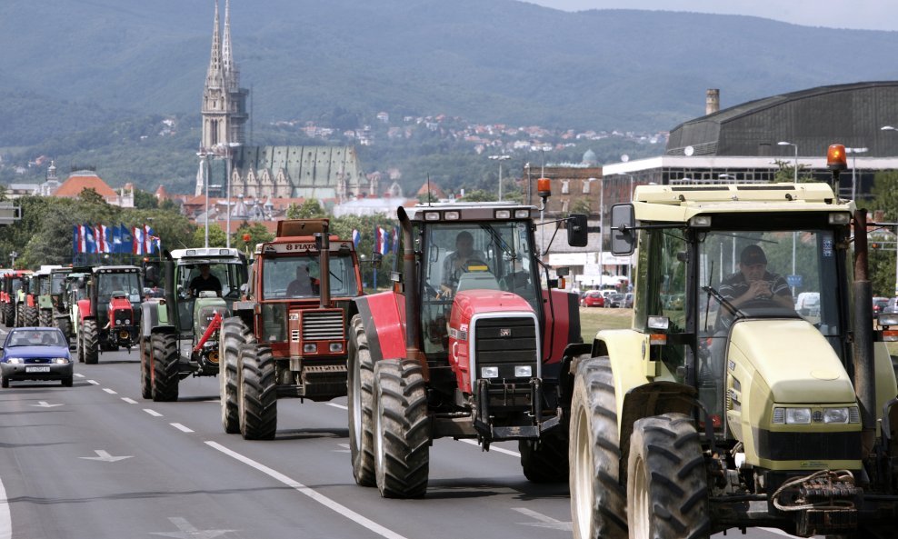 mljekari prosvjed SELJACI TRAKTORI ZAGREB