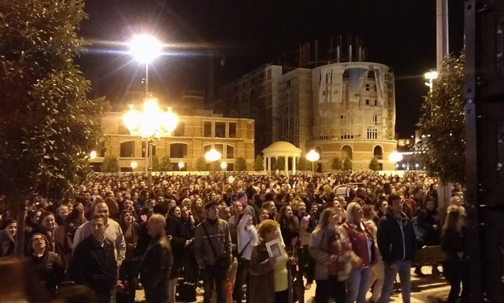 Glazbena manifestacija “Zvjezdano nebo”, u znak sjećanja na Tošu Proeskog.